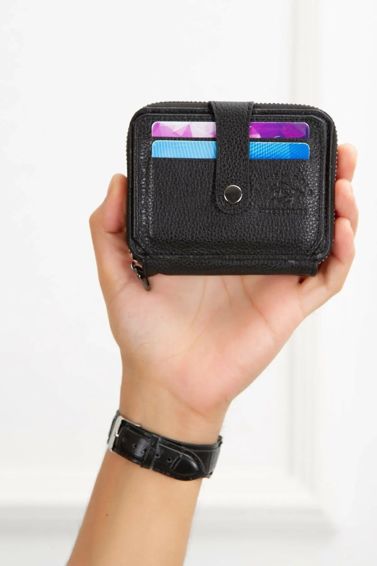 Men Genuine Leather Wallet Black Short Casual Business Credit ID Card Holder Elegant Design Luxury With Zipper Purse Gift Male
Men Genuine Leather Wallet Black Short Casual Business Credit ID Card Holder Elegant Design Luxury With Zipper Purse Gift Male