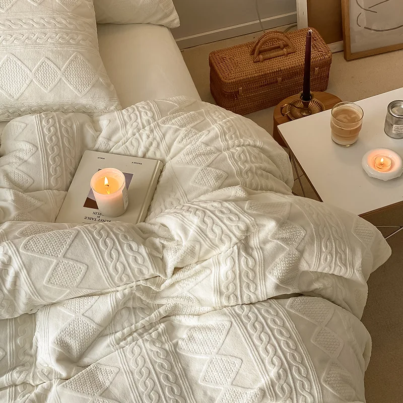 Luxury Fleece Bedding Set Queen King Size Duvet Cover Set 220x240 Euro Bed Linen Sheet Set Quilt Covers Bedspread On The Bed
Luxury Fleece Bedding Set Queen King Size Duvet Cover Set 220x240 Euro Bed Linen Sheet Set Quilt Covers Bedspread On The Bed