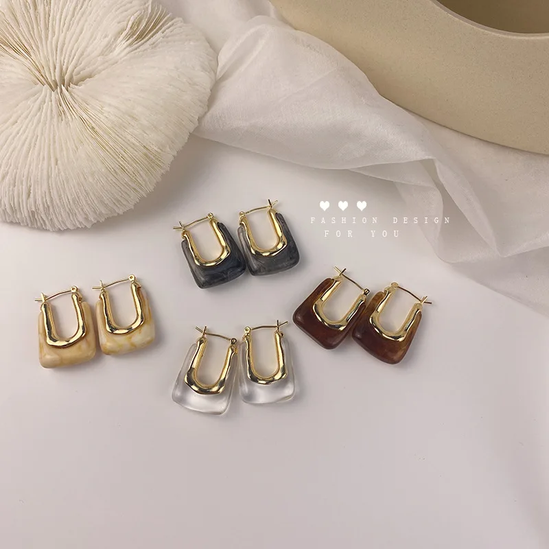 2021 New Fashion Resin Hoop Earrings for Women Girls Geometric Irregular Design Metal Acrylic Earrings Party Jewelry
2021 New Fashion Resin Hoop Earrings for Women Girls Geometric Irregular Design Metal Acrylic Earrings Party Jewelry