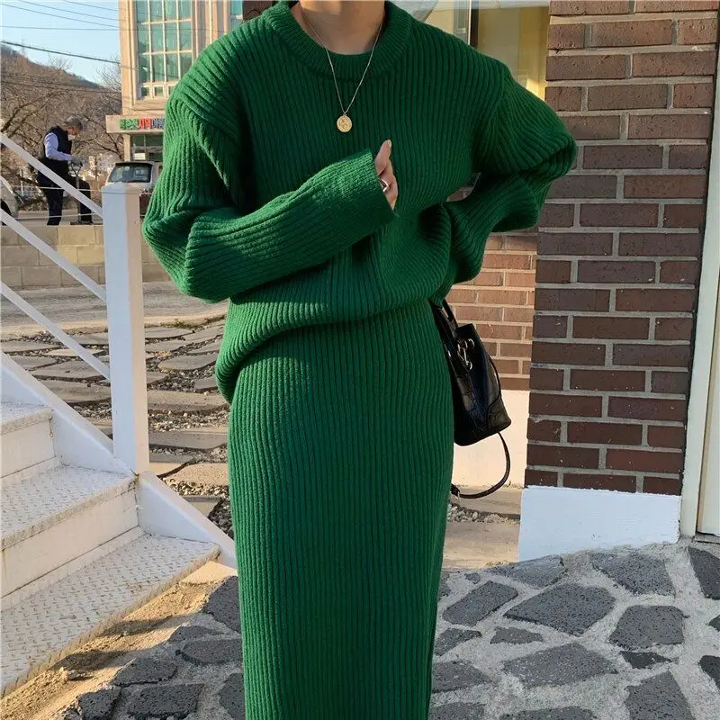 2021 Autumn Winter O Neck Cashmere Sweater Set Korean Style Loose Women's Knitted Two-piece A-Line Skirt Suit Fashion Clothing
2021 Autumn Winter O Neck Cashmere Sweater Set Korean Style Loose Women's Knitted Two-piece A-Line Skirt Suit Fashion Clothing