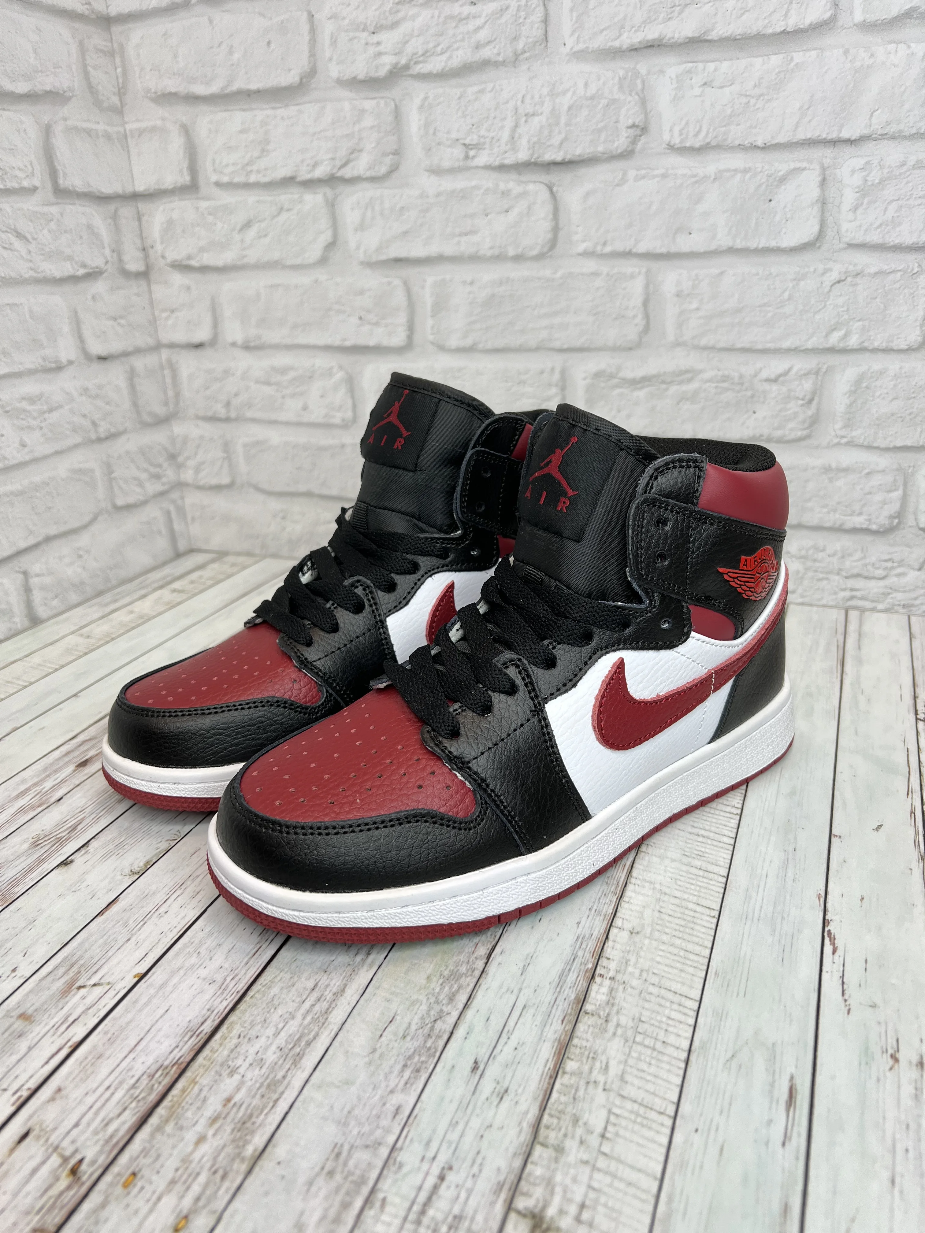 Кроссовки Nike Air Jordan (Джордан) подростковые бордовые с черным и белым | Обувь