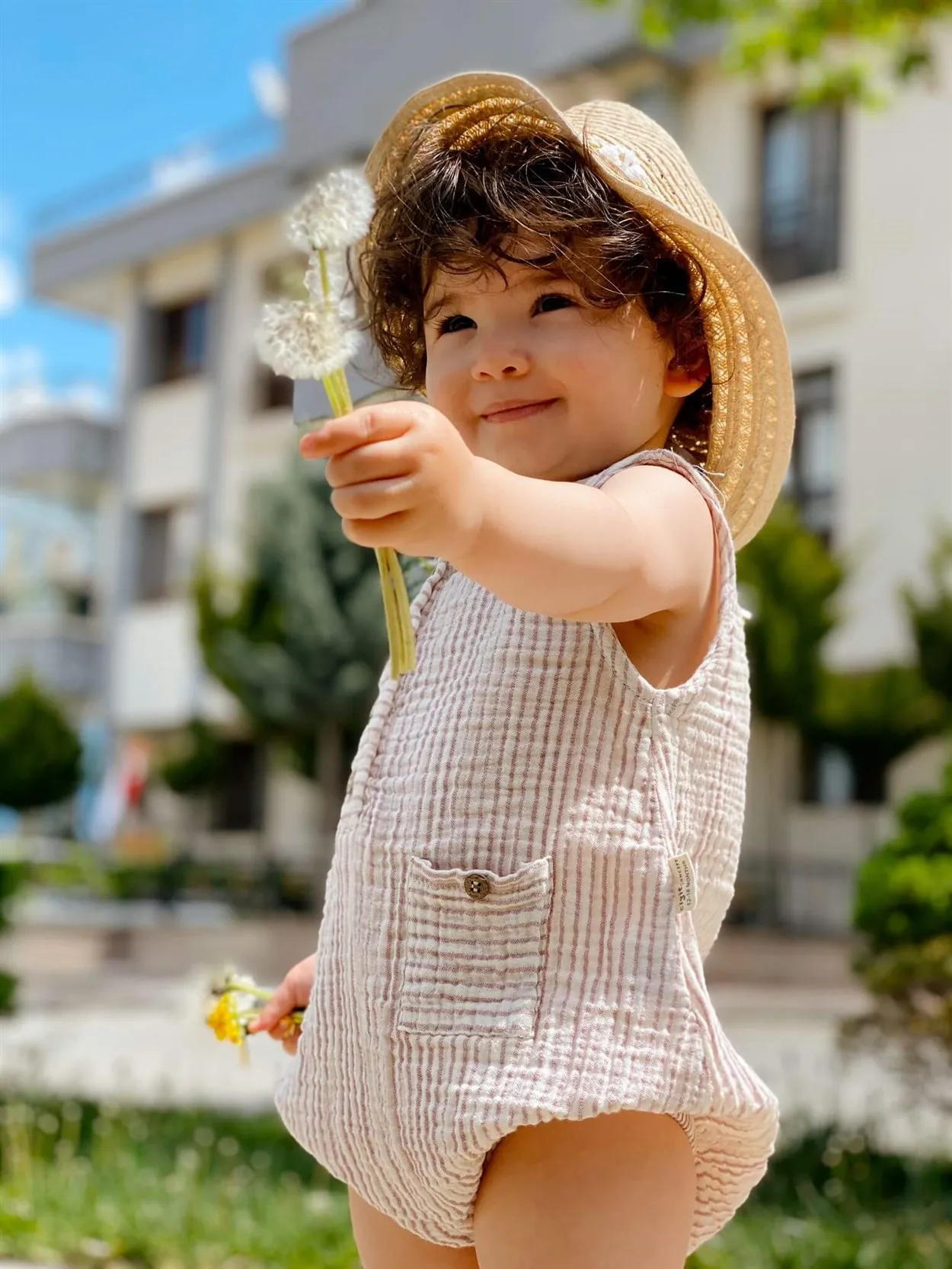 Baby %100 cotton Short-Sleeve Bodysuit , Striped Muslin Bodysuits with Pockets for Girls and Boys
Baby %100 cotton Short-Sleeve Bodysuit , Striped Muslin Bodysuits with Pockets for Girls and Boys