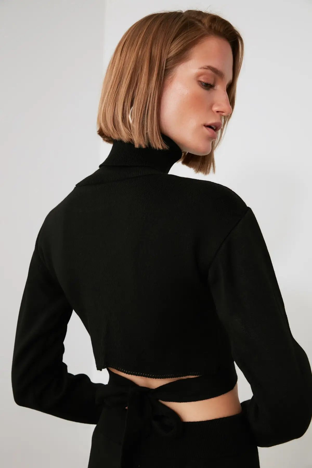 TRENDYOLMLLA Lilac Black Sweater Pants Lacing Detailed Knitwear Sub-Top Suit TWOAW21AU0093
TRENDYOLMLLA Lilac Black Sweater Pants Lacing Detailed Knitwear Sub-Top Suit TWOAW21AU0093