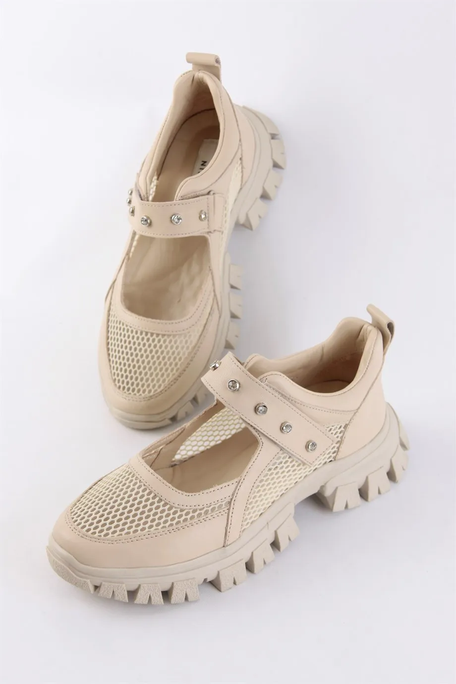 Beige Black Genuine Leather Women's Sneaker Sandals With Stone Accessory High Quality Eva Lightweight Comfortable Sole Round Toe
Beige Black Genuine Leather Women's Sneaker Sandals With Stone Accessory High Quality Eva Lightweight Comfortable Sole Round Toe