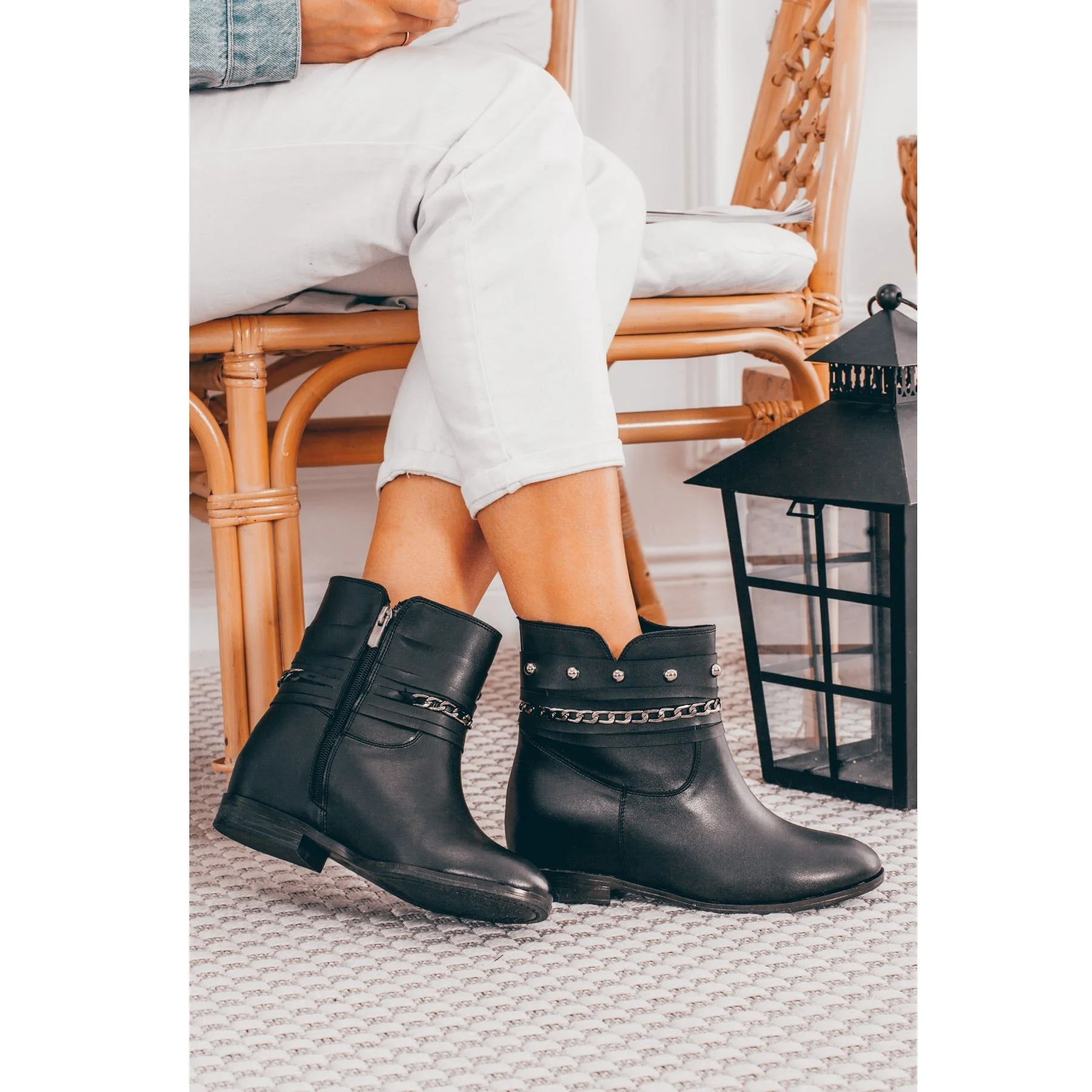 Black Color PU Leather New Season 2021 Winter Autmn Fashion Comfortable Standard Mold Chain Detailed Women Lady Female Boots
Black Color PU Leather New Season 2021 Winter Autmn Fashion Comfortable Standard Mold Chain Detailed Women Lady Female Boots
