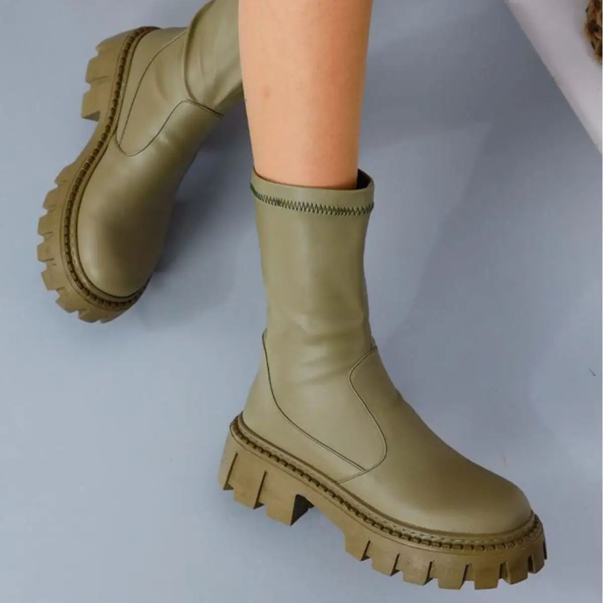 Jolie Green Women Boots 2022 New Autumn Winter Platform Comfortable Fashion Boots Sneakers Female Elegant Ladies Comfy Sexy Casual Designer Luxury Shoes for Woman 2021 botas de mujer
Jolie Green Women Boots 2022 New Autumn Winter Platform Comfortable Fashion Boots Sneakers Female Elegant Ladies Comfy Sexy Casual Designer Luxury Shoes for Woman 2021 botas de mujer