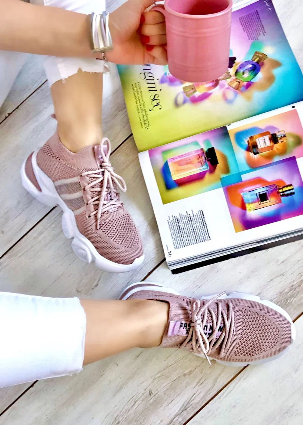 Semaj New Knitwear Women Mesh Sneakers Women Sports Shoes High Quality Light Comfortable Walking Elegant Lady Shoes 36-40 Size
Semaj New Knitwear Women Mesh Sneakers Women Sports Shoes High Quality Light Comfortable Walking Elegant Lady Shoes 36-40 Size