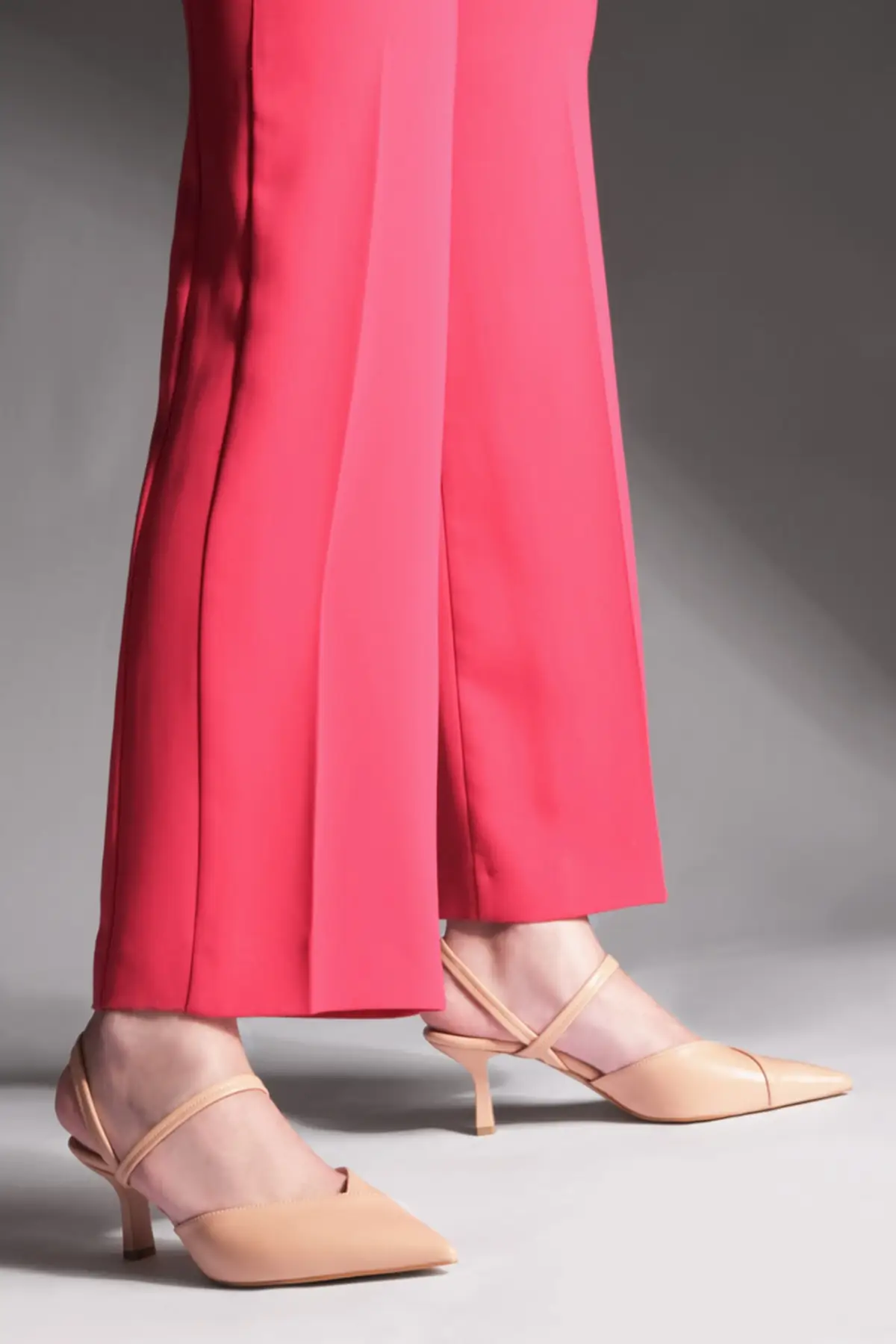 2022 New Fashion Women's Stiletto Pointed Toe Open Back Weft Heeled Shoes Stylish Classic Casual Comfortable Ladies Shoes
2022 New Fashion Women's Stiletto Pointed Toe Open Back Weft Heeled Shoes Stylish Classic Casual Comfortable Ladies Shoes