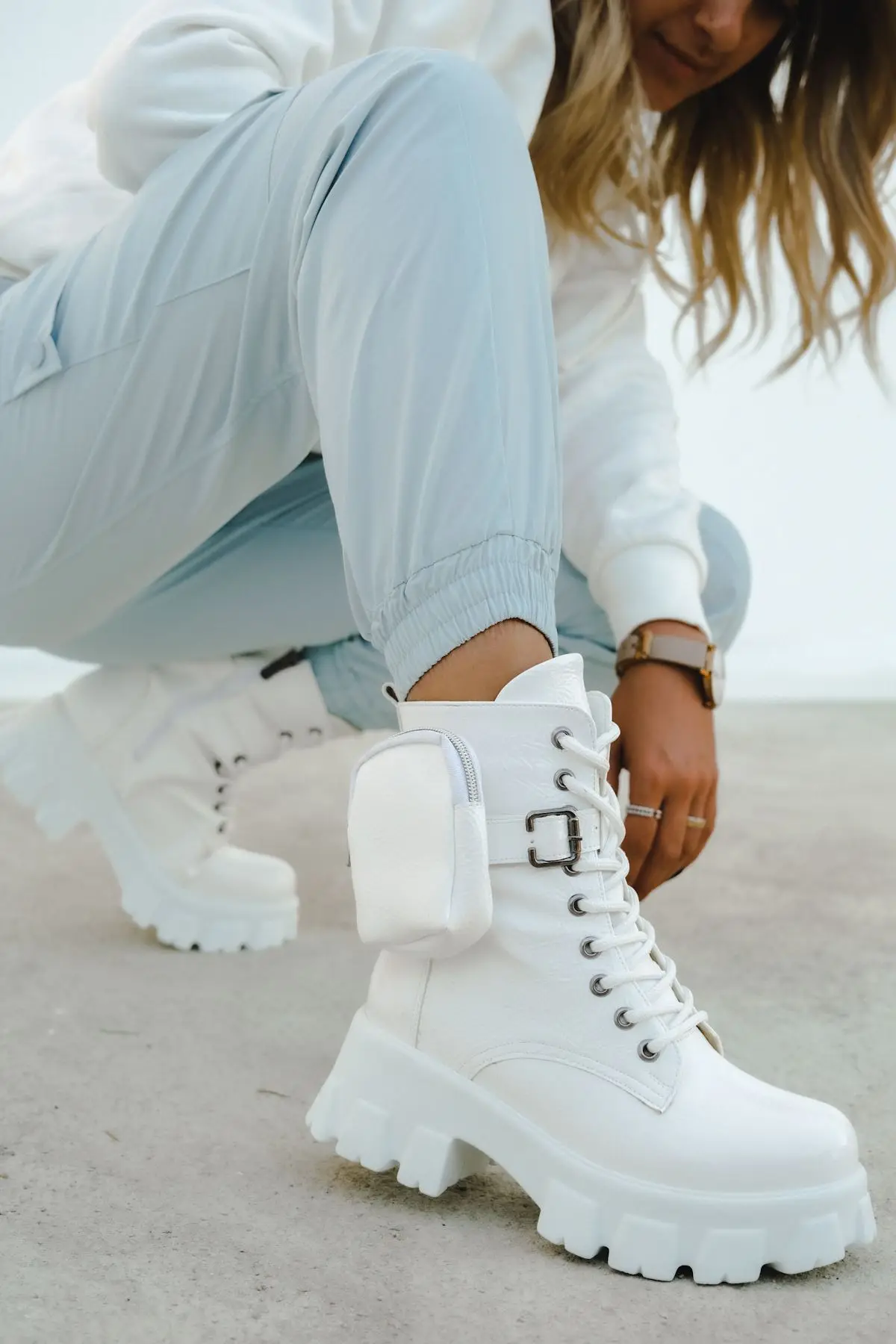 VORGENA PATENT LEATHER SINGLE POCKET DETAILED THICK SOLE HIGH BOOTS SUITABLE FOR DAILY USE NEW SEASON
VORGENA PATENT LEATHER SINGLE POCKET DETAILED THICK SOLE HIGH BOOTS SUITABLE FOR DAILY USE NEW SEASON