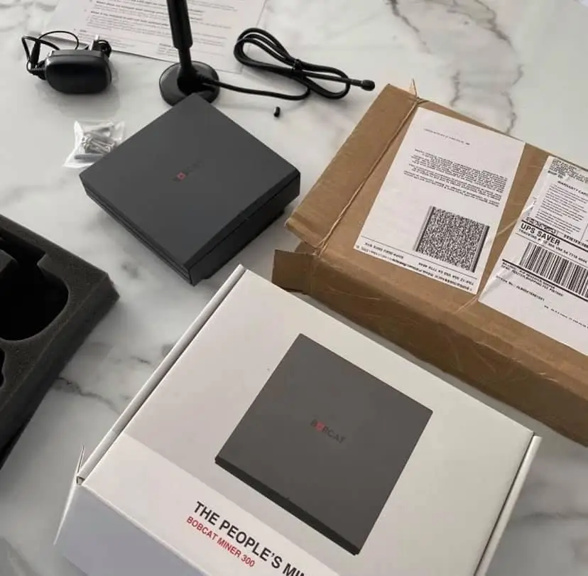 ST Bobcat Miner 300 Helium Hotspot HNT Mining | possibility of hand delivery-
ST Bobcat Miner 300 Helium Hotspot HNT Mining | possibility of hand delivery-