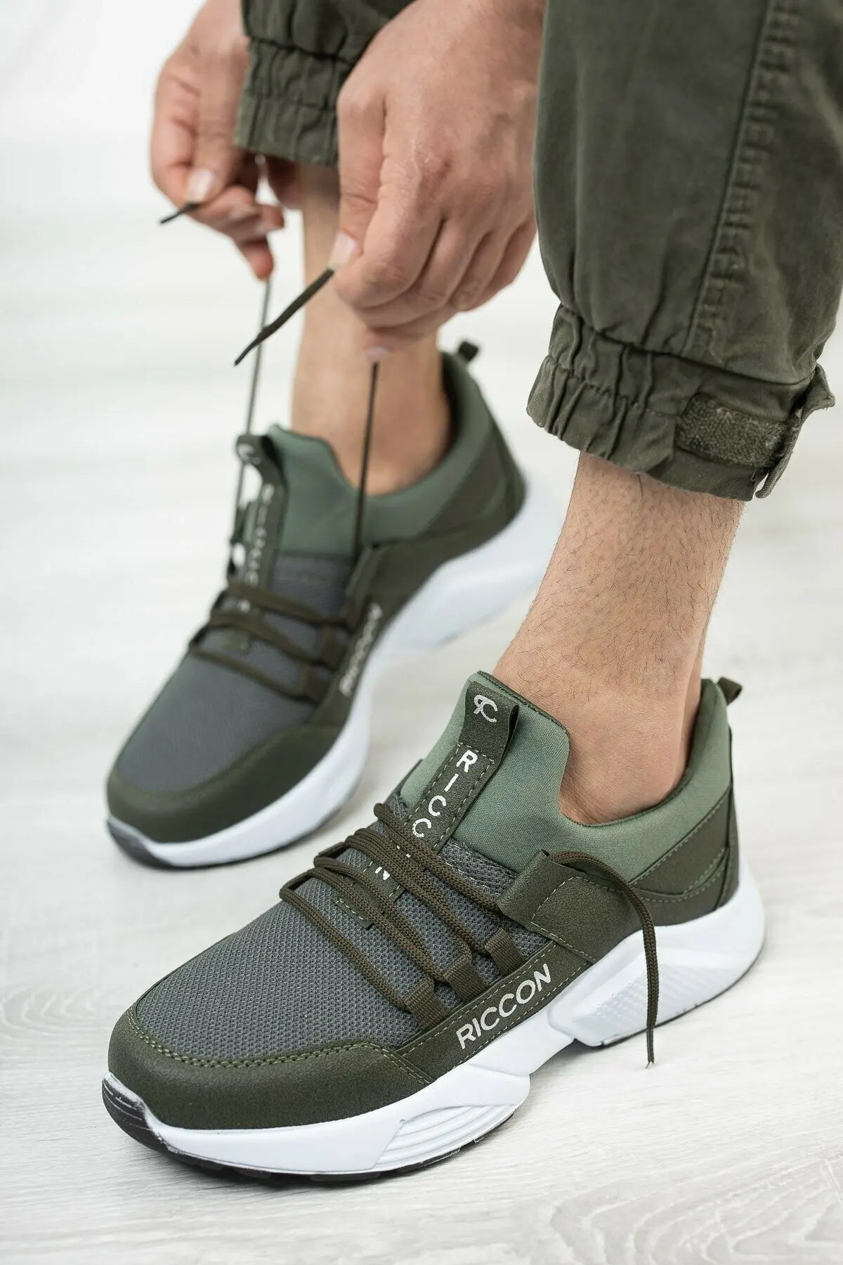 Unisex Lightweight Breathable Sneakers, Pair Of Casual Fashion Street Shoes, Female Plus Size Summer Sports Shoes, Size 36-46
Unisex Lightweight Breathable Sneakers, Pair Of Casual Fashion Street Shoes, Female Plus Size Summer Sports Shoes, Size 36-46