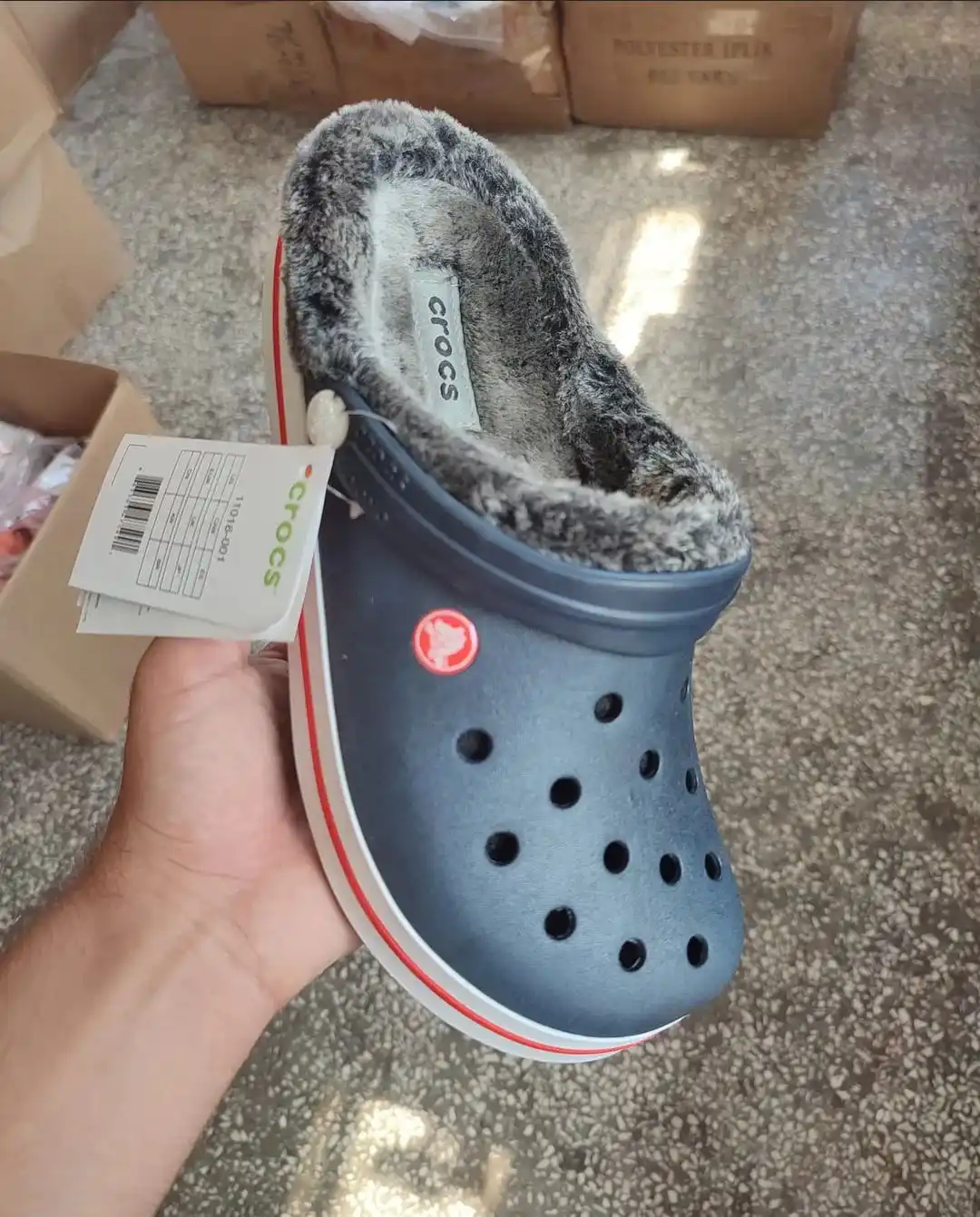 Тапочки crocs 2022 первого качества, шерстяная подошва унисекс, пушистые удобные мягкие перфорированные тапочки для использования внутри и вне ...
Тапочки crocs 2022 первого качества, шерстяная подошва унисекс, пушистые удобные мягкие перфорированные тапочки для использования внутри и вне ...