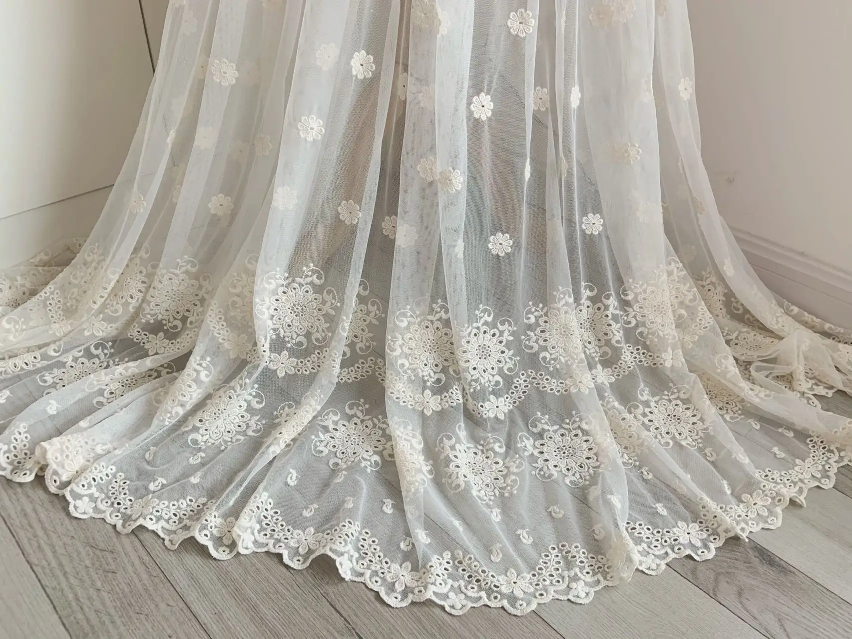 beige Flower Lace Fabric Florals Embroidery Lace Netting Tulle Wedding Bridal Lace Fabric For Cloth Dress Gauze Tulle
beige Flower Lace Fabric Florals Embroidery Lace Netting Tulle Wedding Bridal Lace Fabric For Cloth Dress Gauze Tulle