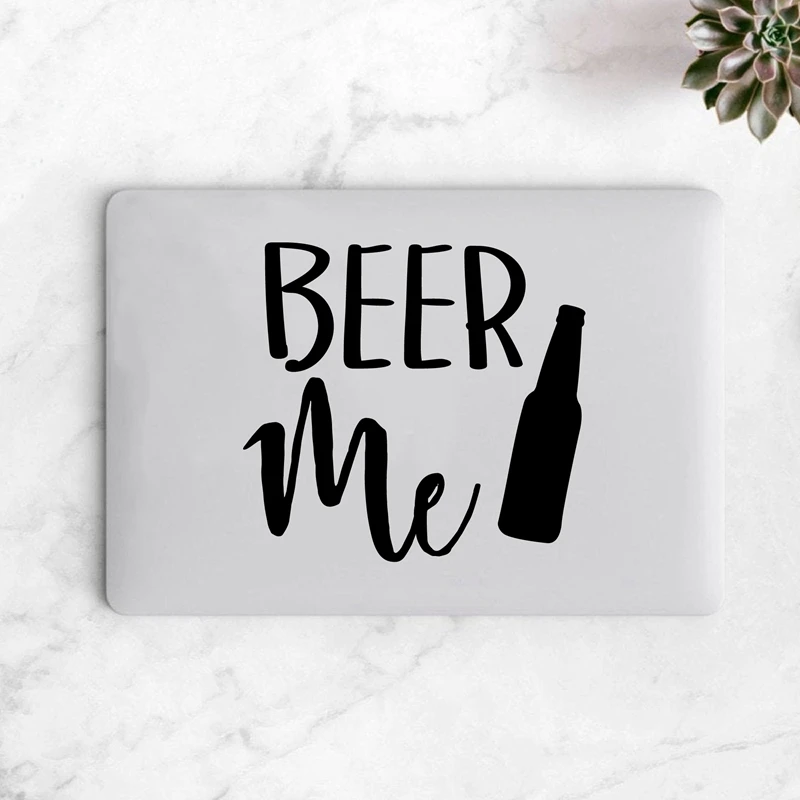 Виниловая наклейка Beer Me для декора холодильника забавная пивная цитата