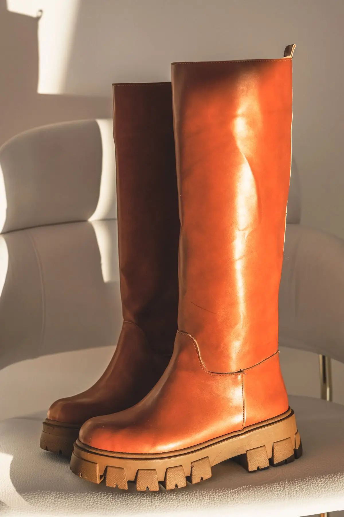 NEW SEASON WOMEN BOOTS THICK SOLE COMPLETELY MADE WITH HAND MADE QUALITY MATERIALS CHIC WOMEN DAILY USE
NEW SEASON WOMEN BOOTS THICK SOLE COMPLETELY MADE WITH HAND MADE QUALITY MATERIALS CHIC WOMEN DAILY USE