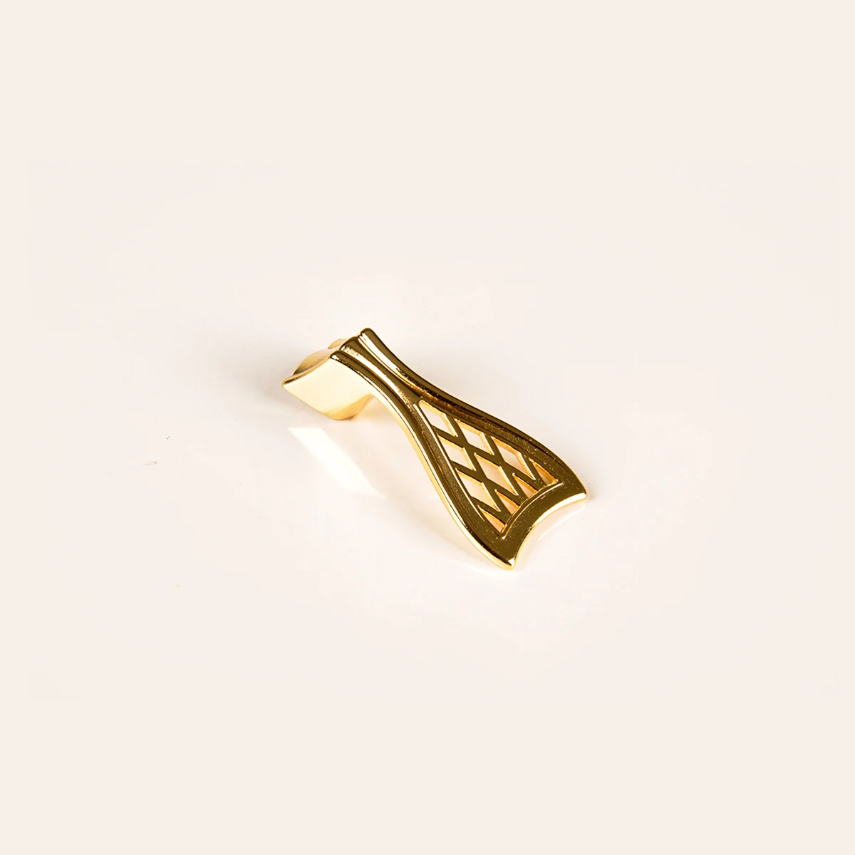 Special Design Gold Color Metal Cabinet Drawer Furniture Handle-Giusti Marca WPO645.000.00GP
Special Design Gold Color Metal Cabinet Drawer Furniture Handle-Giusti Marca WPO645.000.00GP