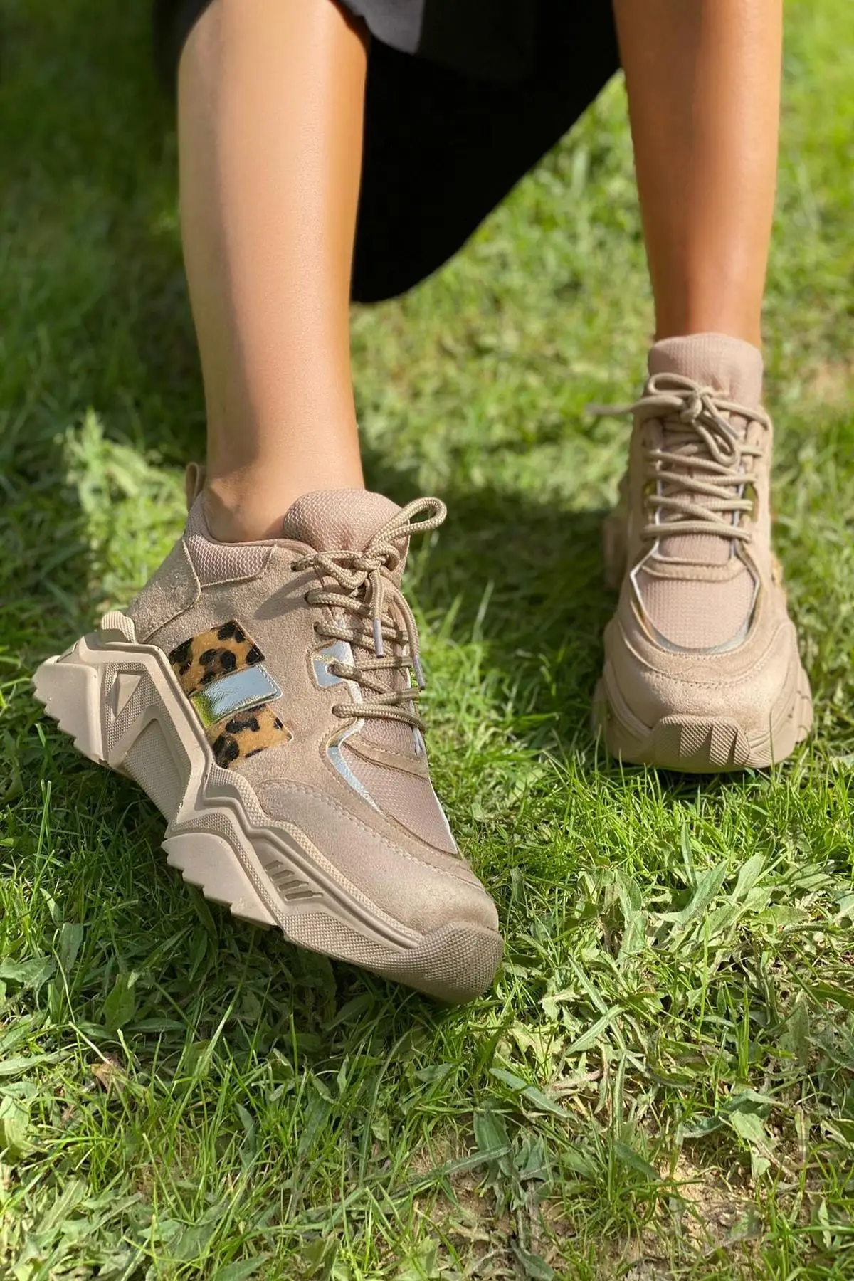 VALANCE 2021 Women Chunky Sneakers Vulcanize Shoes Korean Fashion New Female brown Platform Thick Sole Running Casual Shoe Woman
VALANCE 2021 Women Chunky Sneakers Vulcanize Shoes Korean Fashion New Female brown Platform Thick Sole Running Casual Shoe Woman