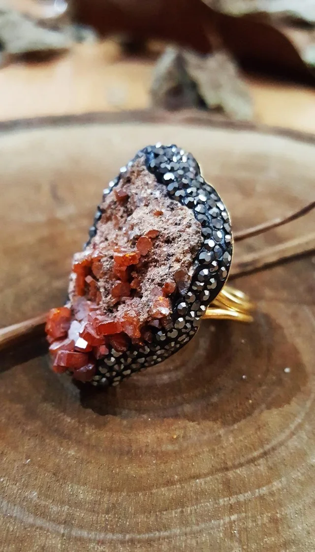 Dr Stone natural Stone Vanadinite Stone 22 carat gold plated female Even 418647192
Dr Stone natural Stone Vanadinite Stone 22 carat gold plated female Even 418647192