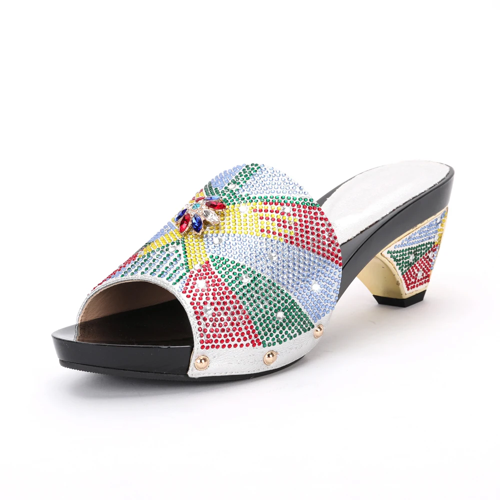 2021 Summer Women's Shoes Fashion Rhinestone Slippers Nigeria Dinner Party African Shoes Red Party Matching Large Size 43
2021 Summer Women's Shoes Fashion Rhinestone Slippers Nigeria Dinner Party African Shoes Red Party Matching Large Size 43