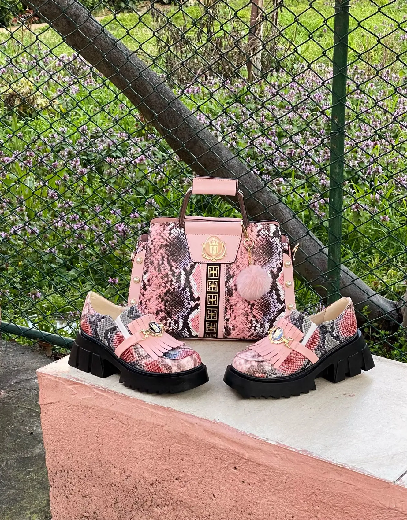Miss Melisa Shoe and bag Women's Sneakers and bags 2022 New model OXFORT code S163
Miss Melisa Shoe and bag Women's Sneakers and bags 2022 New model OXFORT code S163