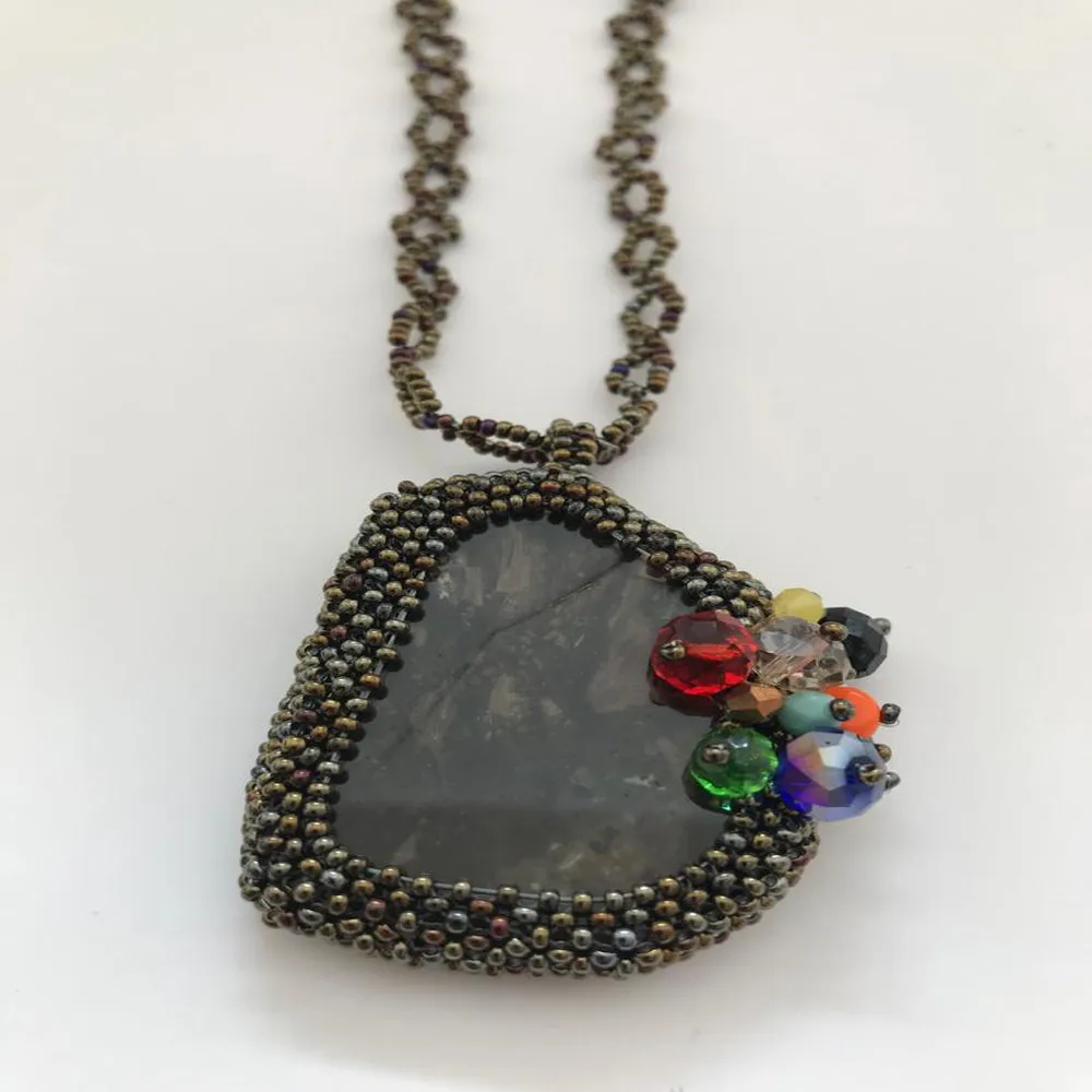 Colorful Beads Embroidered On Natural Stone Dress Jewelry New Fashion Design Wonder Handmade Necklace
Colorful Beads Embroidered On Natural Stone Dress Jewelry New Fashion Design Wonder Handmade Necklace