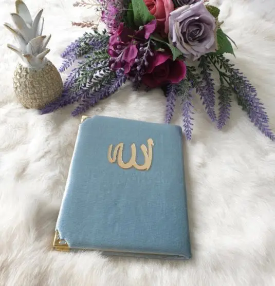 Bag Boy Velvet Covered Speaked (Baby Blu book muslim gift سجاد صلاة مسلم هدية إسلامية sijad salat muslim hadiat 'iislamia
Bag Boy Velvet Covered Speaked (Baby Blu book muslim gift سجاد صلاة مسلم هدية إسلامية sijad salat muslim hadiat 'iislamia