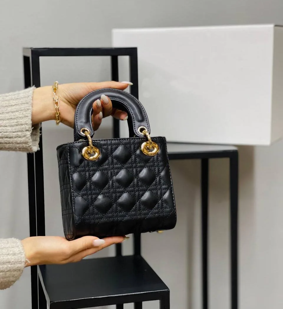 famous design high quality luxury mini model ladies handbag 2022 new season fashion trend bag
famous design high quality luxury mini model ladies handbag 2022 new season fashion trend bag
