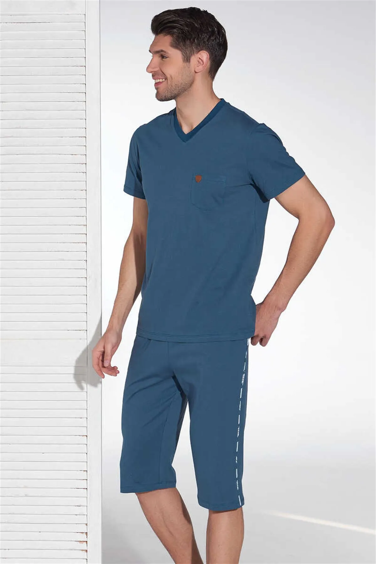 Summer Casual Solid Cotton Pajama Sets for Men Short Sleeve Capri Pants Sleepwear Pyjama Male Homewear Lounge Wear Clothes
Summer Casual Solid Cotton Pajama Sets for Men Short Sleeve Capri Pants Sleepwear Pyjama Male Homewear Lounge Wear Clothes