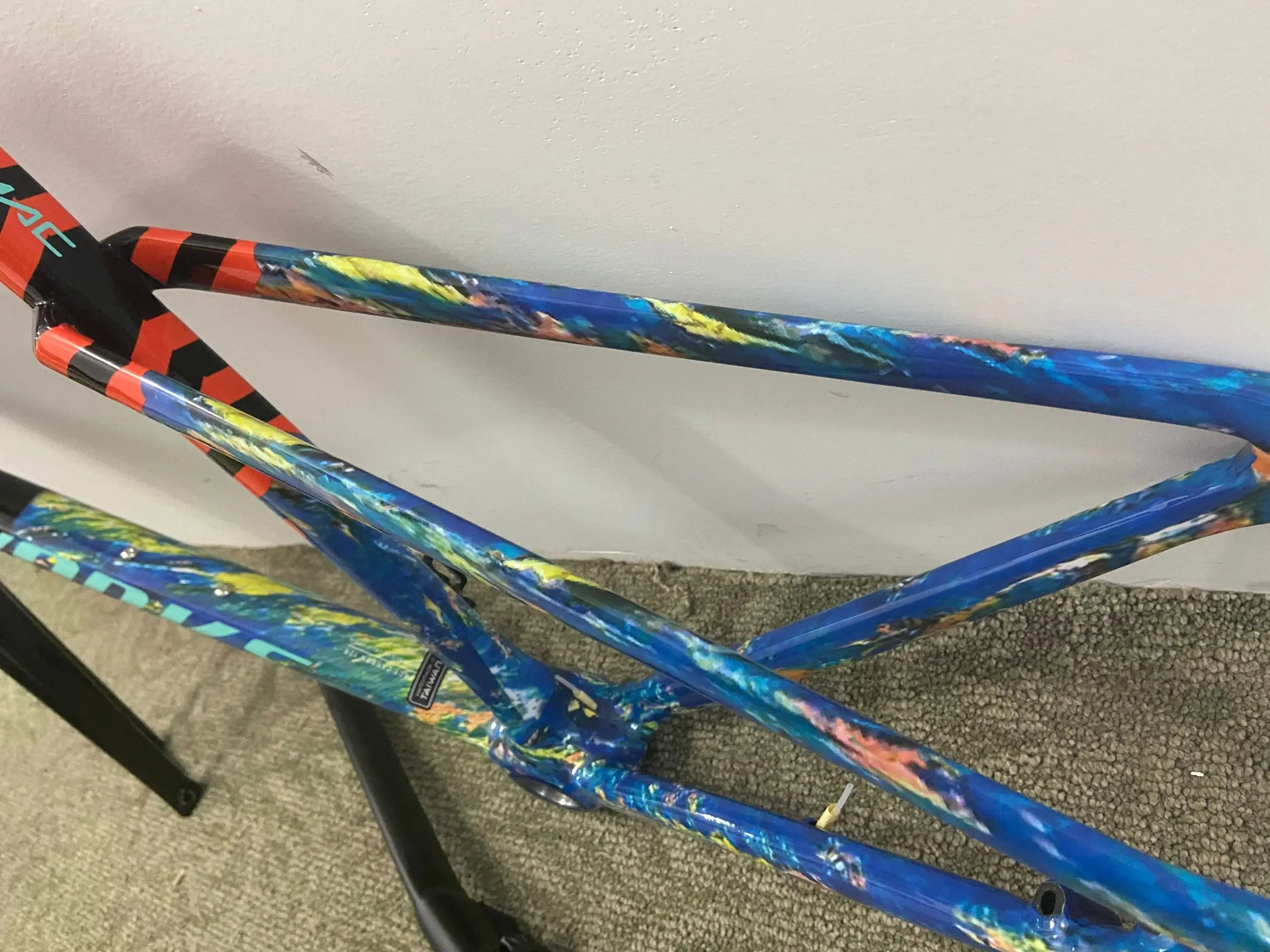 Newest style color cycling frameset T1100 torycal disc road bike frame sky blue color road bike frame sl7 bicycle frames
Newest style color cycling frameset T1100 torycal disc road bike frame sky blue color road bike frame sl7 bicycle frames