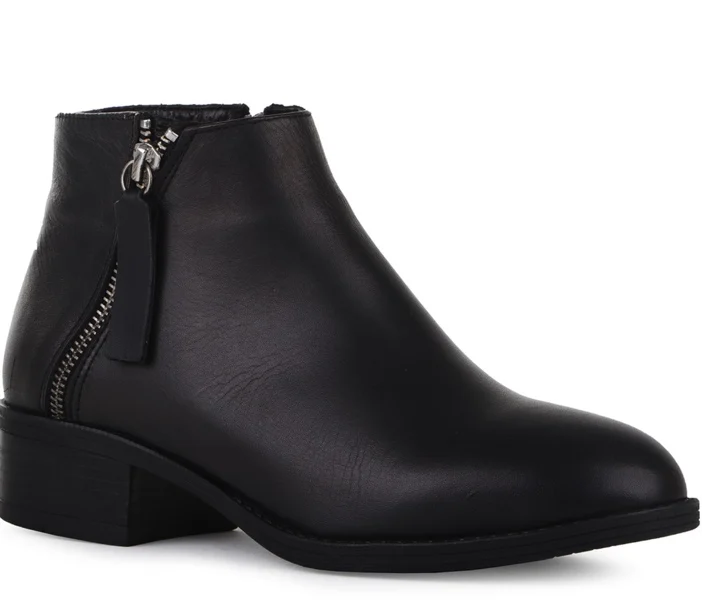 Women Shoes Ankle 2020 Autumn British Wind Genuine Leather Thick Fur Ladies Short Boots Motorcycle Martin Casual
Women Shoes Ankle 2020 Autumn British Wind Genuine Leather Thick Fur Ladies Short Boots Motorcycle Martin Casual