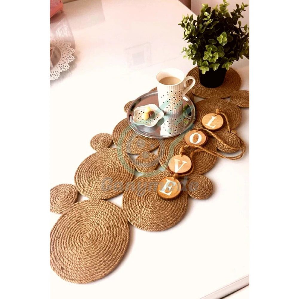 Соломенная джутовая гостиная скатерть для кухонного стола/Runner 75x35 см. Она добавит элегантности с плетеным видом.
Соломенная джутовая гостиная скатерть для кухонного стола/Runner 75x35 см. Она добавит элегантности с плетеным видом.