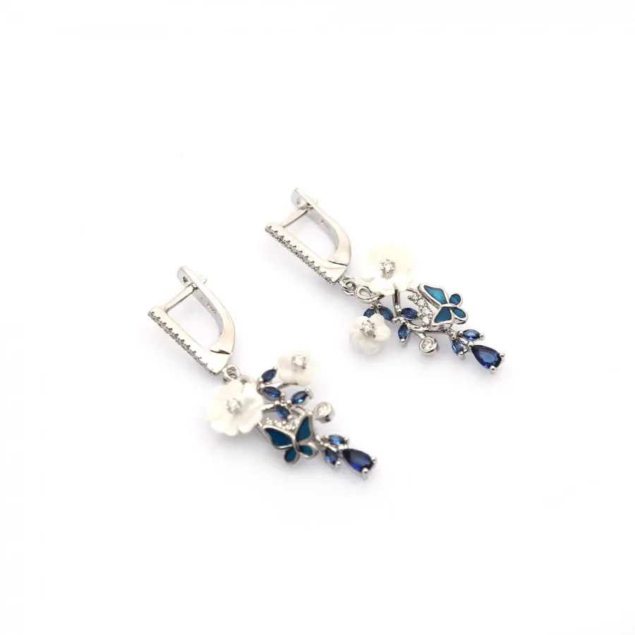 Gorgeous Butterfly Earrings With A Touch Of Colorful Gemstones Emerald, Mother of Pearl and Zircon 925 Sterling Silver
Gorgeous Butterfly Earrings With A Touch Of Colorful Gemstones Emerald, Mother of Pearl and Zircon 925 Sterling Silver