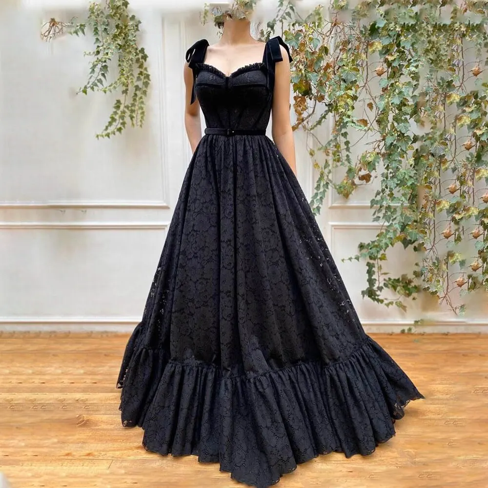 Audrey Hepburn Style Black Lace Wedding Dresses Vintage A Line Corset Back Retro Bridal Gowns with Straps vestido de noiva 
Audrey Hepburn Style Black Lace Wedding Dresses Vintage A Line Corset Back Retro Bridal Gowns with Straps vestido de noiva