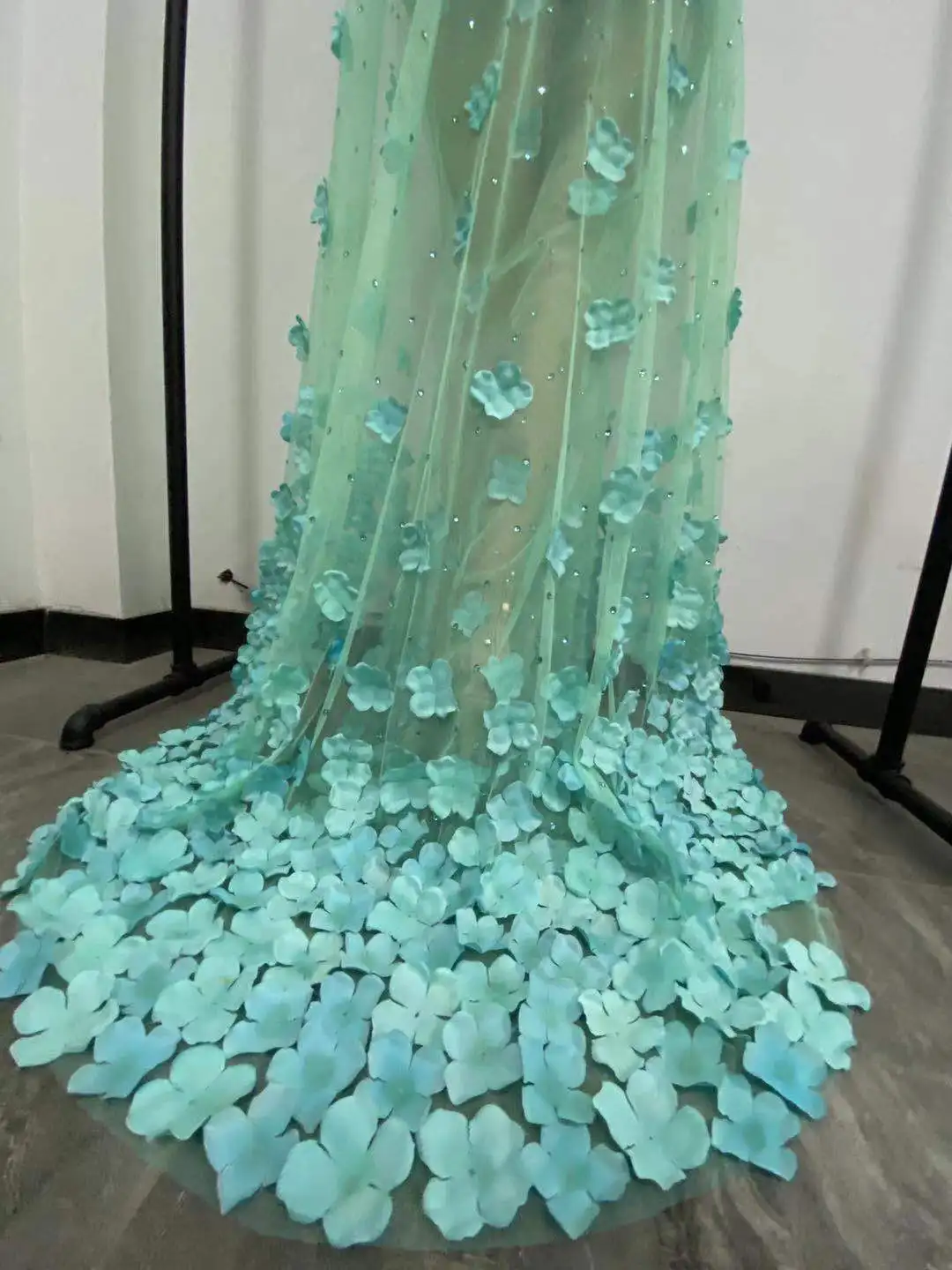Luxury Fashion Long Flower Tail Dress Women Celebrity Party Wear Nightclub Bar Dance Show Costume
Luxury Fashion Long Flower Tail Dress Women Celebrity Party Wear Nightclub Bar Dance Show Costume