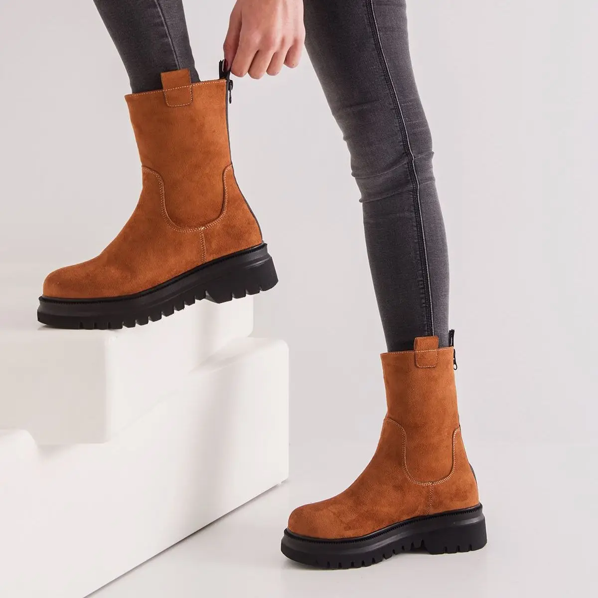 Kadr Tan Women Boots 2022 New Autumn Winter Platform Comfortable Fashion Boots Sneakers Female Elegant Ladies Comfy Sexy Casual Designer Luxury Shoes for Woman 2021 botas de mujer
Kadr Tan Women Boots 2022 New Autumn Winter Platform Comfortable Fashion Boots Sneakers Female Elegant Ladies Comfy Sexy Casual Designer Luxury Shoes for Woman 2021 botas de mujer