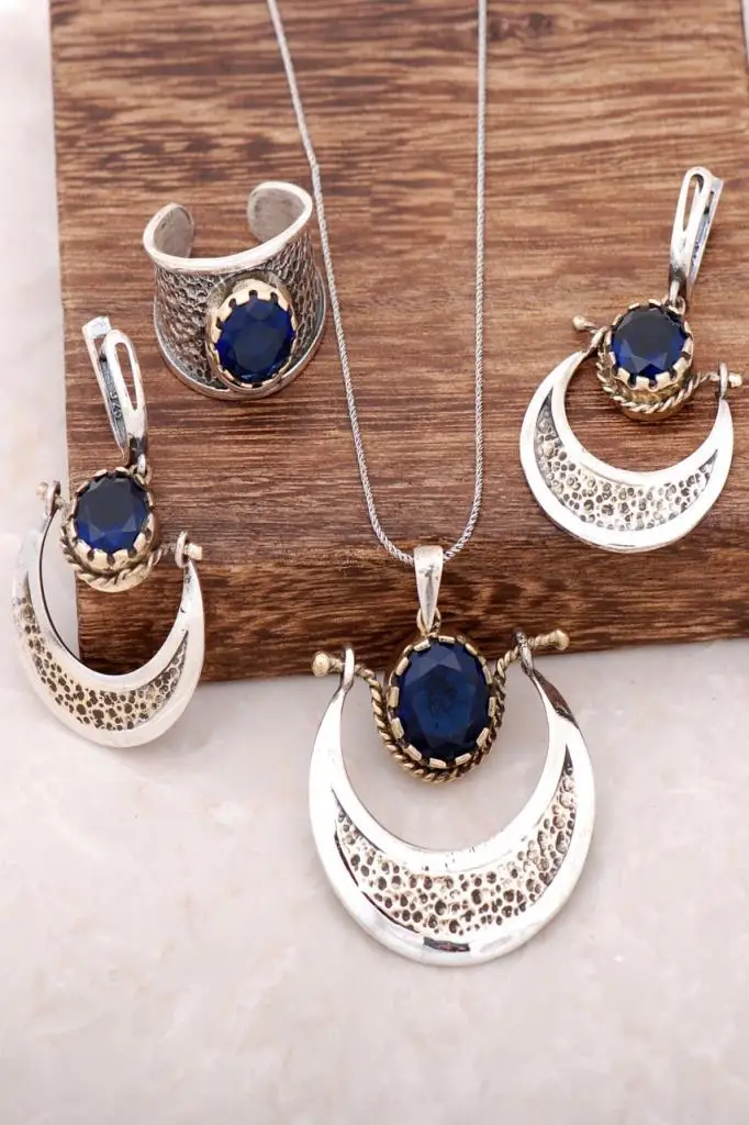 Sapphire Gemstone Testing Design Authentic Silver Set 1967Hand Made Silver Jewellery Set
Sapphire Gemstone Testing Design Authentic Silver Set 1967Hand Made Silver Jewellery Set