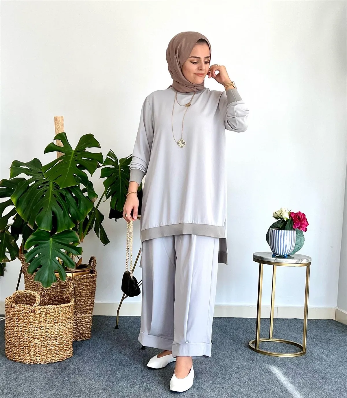 Women's twinset seasonal and summer Women tunic and trousers hijab clothing bottom and top seasonal Muslim fashion Islamic clothing
Women's twinset seasonal and summer Women tunic and trousers hijab clothing bottom and top seasonal Muslim fashion Islamic clothing