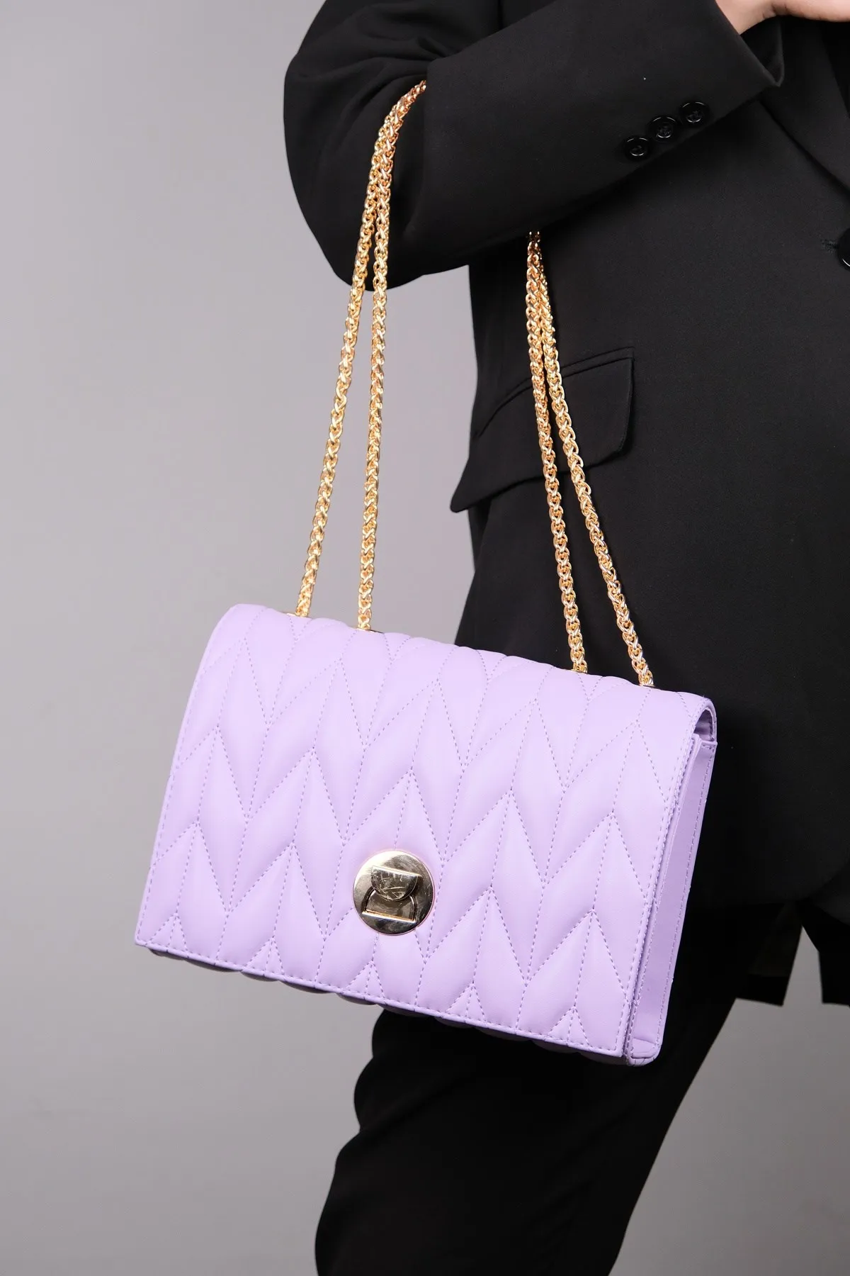 Luen Double Chain Strap Quilted Pattern High Quality Faux Leather and Pvc Flap Closure Gold Detailed Shoulder Strap Women's Bag
Luen Double Chain Strap Quilted Pattern High Quality Faux Leather and Pvc Flap Closure Gold Detailed Shoulder Strap Women's Bag