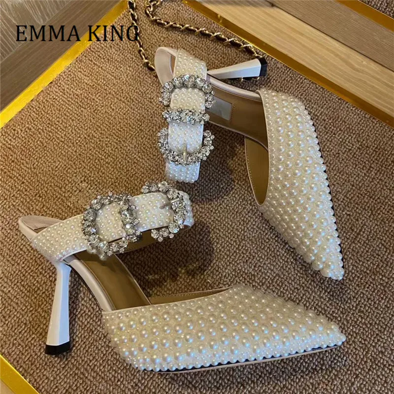 2021 Spring Summer Women Crystal Buckle Pearl Mules Pointy Toe Womens Outdoor High Heels Brand Party Wedding Woman Mules Sandals
2021 Spring Summer Women Crystal Buckle Pearl Mules Pointy Toe Womens Outdoor High Heels Brand Party Wedding Woman Mules Sandals