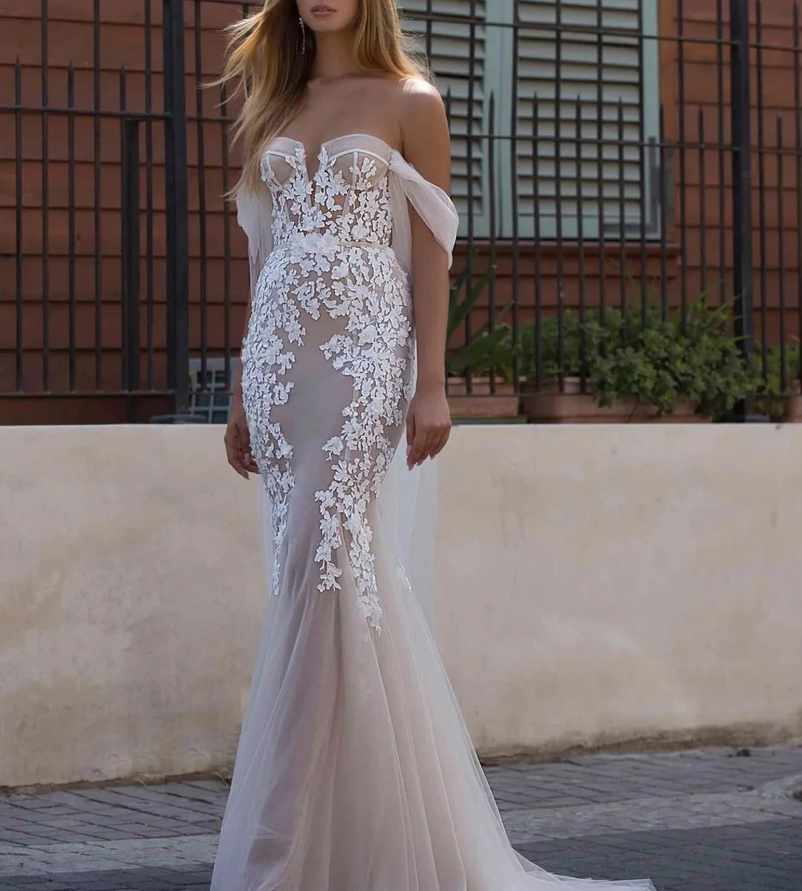 11939# Off-Shoulder Bohemian Lace Backless Beach Mermaid Wedding Dress Short Sleeves Sweep Shiny Lace Wedding Dress Bridal Gown
11939# Off-Shoulder Bohemian Lace Backless Beach Mermaid Wedding Dress Short Sleeves Sweep Shiny Lace Wedding Dress Bridal Gown