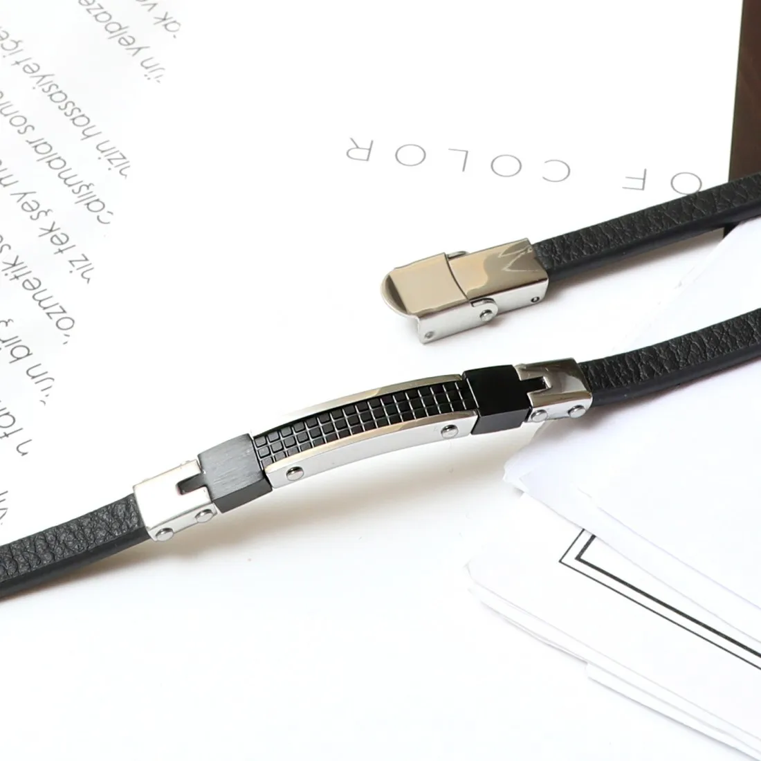 2021 Fashion Men Bracelet Steel Stainless Black Leather Adjustable Charm First Class Trend Sports Jewelry Sexy Street Style
2021 Fashion Men Bracelet Steel Stainless Black Leather Adjustable Charm First Class Trend Sports Jewelry Sexy Street Style