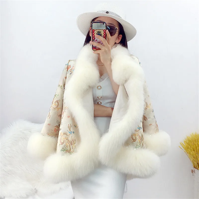 Luxury Court-style Real Fox Fur Coats Jackets Women Female Warm Cloaks Dragon and Phoenix Tang Suit Beads Winter Outwear
Luxury Court-style Real Fox Fur Coats Jackets Women Female Warm Cloaks Dragon and Phoenix Tang Suit Beads Winter Outwear