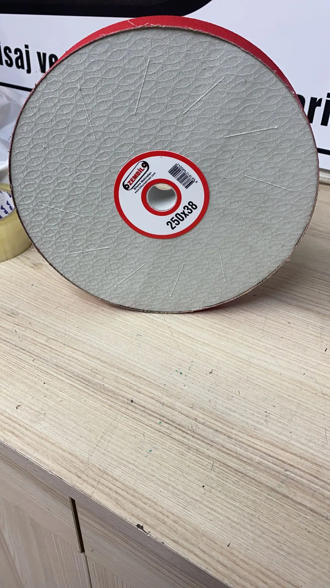 Zembil Sanding Machine Spare Belt Sander 200x40mm (1x disc + 1x sanding 80 grit) Hole Diameter 20 mm
Zembil Sanding Machine Spare Belt Sander 200x40mm (1x disc + 1x sanding 80 grit) Hole Diameter 20 mm
