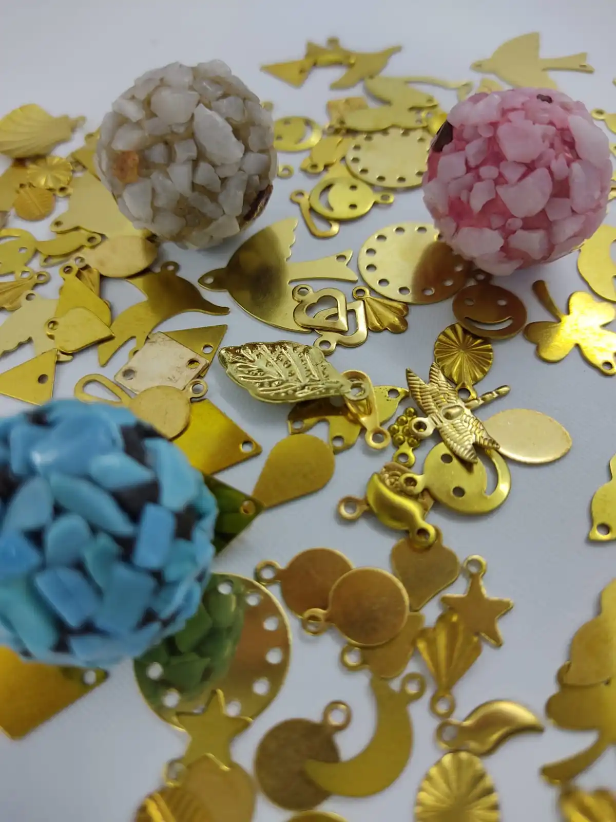 NESLSH 20-200 Pcs Brass Smiley Face Charm Pendant/ Smile Charms/ Smiling Happy Face Pendant Findings Bulk Wholesale for Jewelry
NESLSH 20-200 Pcs Brass Smiley Face Charm Pendant/ Smile Charms/ Smiling Happy Face Pendant Findings Bulk Wholesale for Jewelry