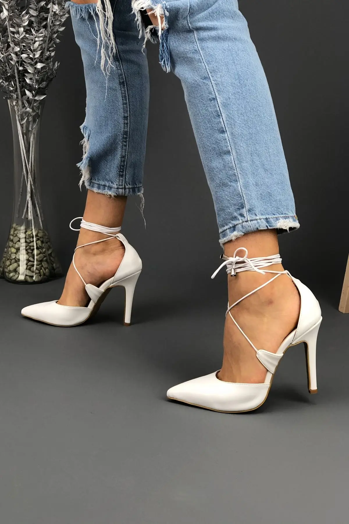 Lindo Lacing Detail Heeled Shoes Stiletto New Season modern design slim lacing detail high heel sexy women's fashion
Lindo Lacing Detail Heeled Shoes Stiletto New Season modern design slim lacing detail high heel sexy women's fashion