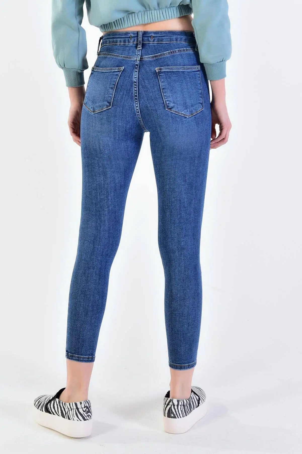 2021 New Fashion High Waist Straight Jeans Women Brand New High Quality Blue Casual Tight Trousers Comfortable Jeans Fashionable
2021 New Fashion High Waist Straight Jeans Women Brand New High Quality Blue Casual Tight Trousers Comfortable Jeans Fashionable