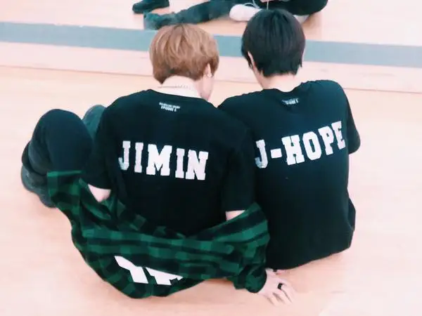 BANGTAN BOYS Dance Black Print Tshirt Unisex Short Sleeve Tees Loose Tops Plus Size S-2XL Fashion Casual T Shirt Crew Neck Shirt
BANGTAN BOYS Dance Black Print Tshirt Unisex Short Sleeve Tees Loose Tops Plus Size S-2XL Fashion Casual T Shirt Crew Neck Shirt