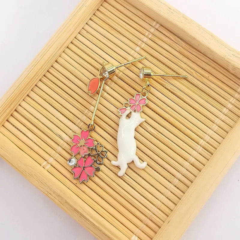 

Lovely Animal Cat Dangle Earrings For Women New Fashion Moon Rabbit Kitten Flowers Asymmetrical Earring Party Jewelry Gifts