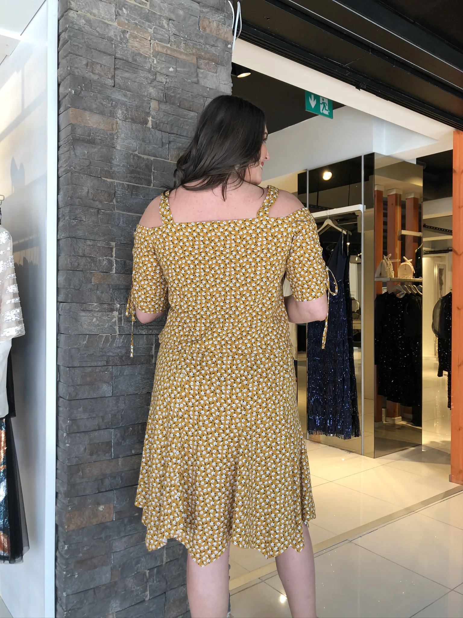 Roxxlen Women Spring Summer Plus Size Mustard Color Dress With Flower %100 Viscose
Roxxlen Women Spring Summer Plus Size Mustard Color Dress With Flower %100 Viscose
