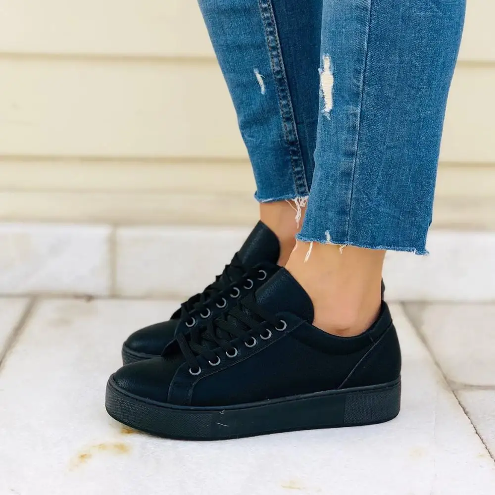 Women Black New Fashion Breathable Light Weight Laced Sneakers for Girls Casual Walking Feminino Outdoor Sports Shoes
Women Black New Fashion Breathable Light Weight Laced Sneakers for Girls Casual Walking Feminino Outdoor Sports Shoes